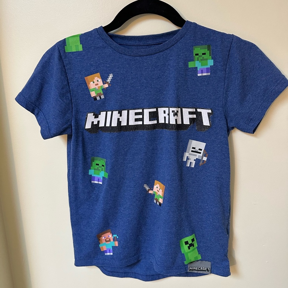 Boy's Minecraft T Shirt Size  (8/9)
